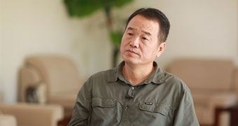 黃怒波：前后都長著眼睛